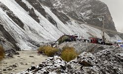 Hakkari’de kamyonet Zap Suyu’na uçtu: 2 ölü, 3 yaralı