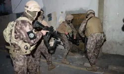 Van merkezli 41 ilde silah kaçakçılığı operasyonu: Binlerce silah ele geçirildi!