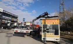 Van’da hijyen kurallarının yok sayıldığı seyyar tezgahlar kaldırıldı!