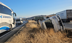 Van'da 6 araç birbirine girdi: Yaralılar var