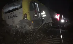 Heyelan faciası: Tren vagonu raydan çıktı!