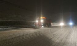 Van’da ulaşım felç: Yüzlerce yol ulaşıma kapandı!