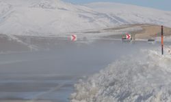 Van'ı adeta esir aldı: Göz gözü görmüyor!