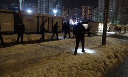 Husumetliler arasında bıçaklı kavga: 2'si ağır 3 kişi yaralandı