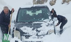 Van’da çığ faciası: 4 kişilik aile ölümden döndü!