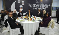 AK Parti Van’da STK ve kanaat önderleriyle iftarda buluştu