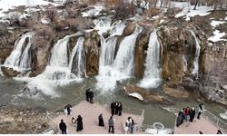 Van’ın gözde turizm cenneti akın akın turist çekiyor!