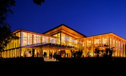 Tariria dünyaca ünlü sanatçıyı Van’a getiriyor!