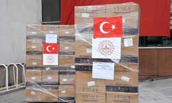 Türkiye'den İran'a gönderilen tıbbi yardım malzemesi yüklü 6 tır Van'dan yola çıktı.