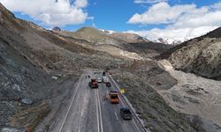 Van-Hakkari kara yolunda alternatif yol açıldı, 12 günlük çile sona erdi!