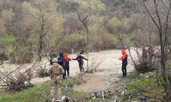 Van ekipleri duruma el attı: Hakkari’de dereye düşerek kaybolan çocuktan 3 gündür tek bir iz yok!