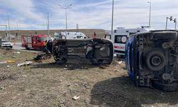 Van’da zincirleme trafik kazası: 4'ü askeri personel 6 kişi yaralandı!
