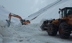 Van’da Nisan ayında hala 4 metre kar var!