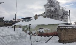 Van’ın o ilçesi nisan ayında beyaza büründü