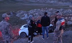 Van'da otomobil şarampole uçtu: 2‘si çocuk 5 kişi yaralandı!