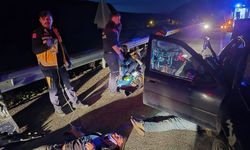 Van’da iki otomobil çarpıştı, 7 kişi yaralandı!