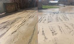 Van’da şiddetli yağış: Sokaklar çamur balçığına döndü!