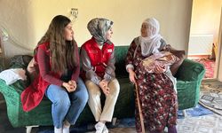 Van Kızılay gönüllülerinden Anneler Günü ziyareti