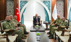 Korgeneral Topaloğlu, Hakkâri Valiliği’ni ziyaret etti