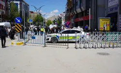 Van’da şehir içi trafiğe bayram düzenlemesi: Kentin en işlek caddesi trafiğe kapatıldı!
