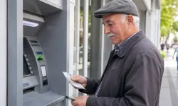 Emeklilerin bayram ikramiyesi ve maaş ödemeleri başlıyor