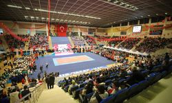 Van’da 19 Mayıs Atatürk'ü Anma, Gençlik ve Spor Bayramı kutlandı