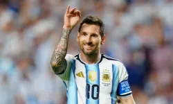 Arjantin’de Cezayir maçında hat-trick yapan Messi dünya futbol tarihine geçti!