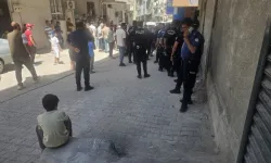 Eşini önce boğdu ardından pencerenin demir korkuluklarına astı!