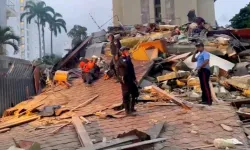 39 saniye arayla iki büyük deprem: 32 ölü!