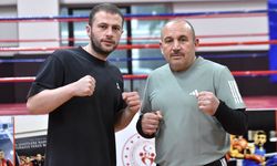Aynı ringde iki kuşak: Van’da baba ve oğlu Türkiye’nin başarısı için ter döküyorlar!