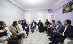 Özgür Özel’den Rojin Kabaiş'in ailesine ziyaret!