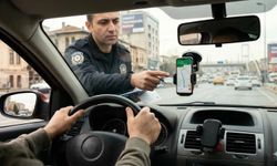 Araç içi telefon tutucu, ses ve multimedya sistemlerinde kurallar belli oldu!