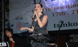 Türk müziğinin ezgileri Van’da gönüllere dokundu