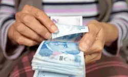 Emeklilerin zamlı maaş ödeme takvimi belli oldu! İşte maaş farkının yatacağı tarih