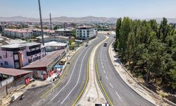 Van’da 3 mahalleyi birbirine bağlayacak yeni bağlantı yolu trafiğe açıldı!