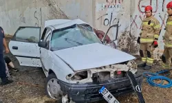 Kontrolünü kaybeden otomobil, beton duvara çarptı: 3 ölü, 2 ağır yaralı