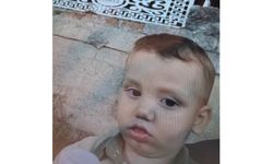 Küçük çocuğun feci sonu: Araçtan düştü, başka aracın altında kaldı!