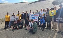 Süphan Dağı zirvesinden Van Gölü için anlamlı çağrı!