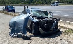 Van’a gelen araç kaza yaptı: 1’i ağır 5 kişi yaralandı!