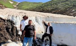 Van’da yazın ortasında bile kar temizleme çalışması sürüyor