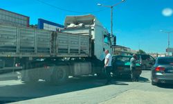Van’da tır ile otomobil çarpıştı