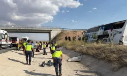 Van yolcu otobüsü kontrolden çıkıp yola savruldu: 8’i ağır 20 kişi yaralandı!