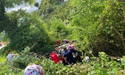 Kontrolden çıkan araç şarampole uçtu: 2 kişi öldü, 2’si çocuk 3 kişi ağır yaralandı!