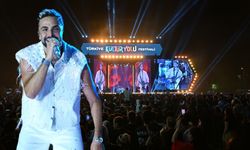 Van’da binlerce kişi Sefo konserinde buluştu