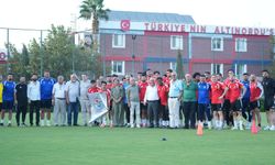 İzmir Ege Bölgesi Vanlılar Derneği’nden Vanspor’a moral ziyareti!