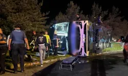 Yolcu otobüsü ile benzin taşıyan tanker çarpıştı: 2’si ağır 35 yaralı!