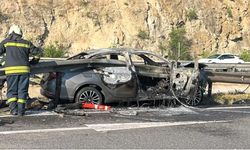 Bariyere çarpan otomobil alev aldı: 3 astsubay yaralandı