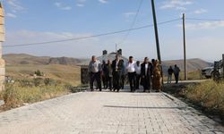 Tuşba’daki bu yollarda çamur ve toz tarih oldu!