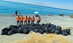 Van Gölü Kıyılarında temizlik çalışmaları sürüyor