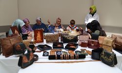 Deri atıkları Van’ın tarihi motifleriyle sanata dönüşüyor